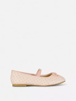 Balerinki z laserowo wycinanymi gwiazdkami