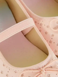 Balerinki z laserowo wycinanymi gwiazdkami