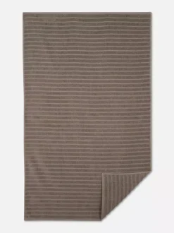 Bardzo duży prążkowany ręcznik kąpielowy