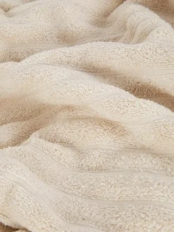 Bardzo duży prążkowany ręcznik kąpielowy