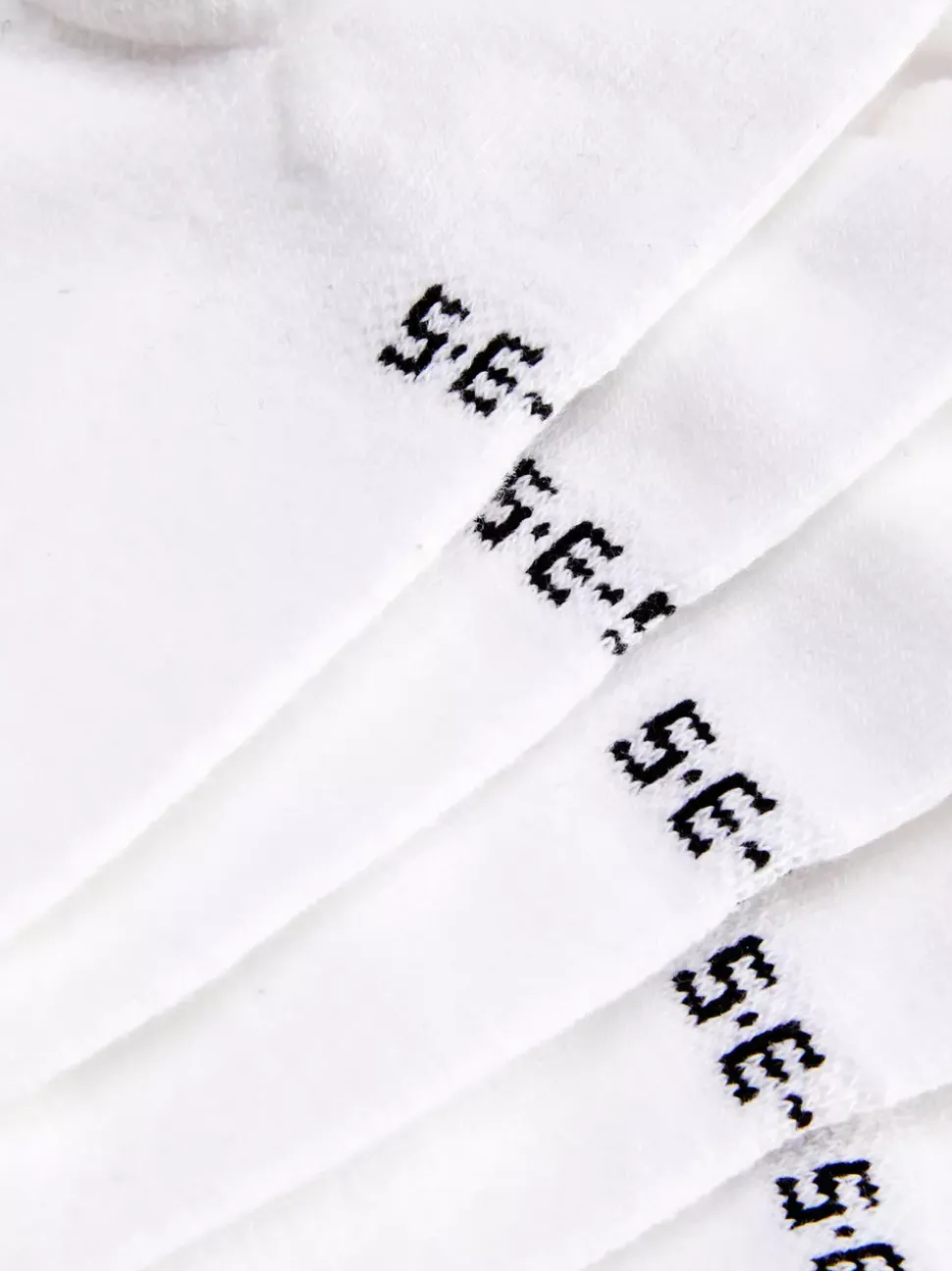 Białe skarpety sportowe