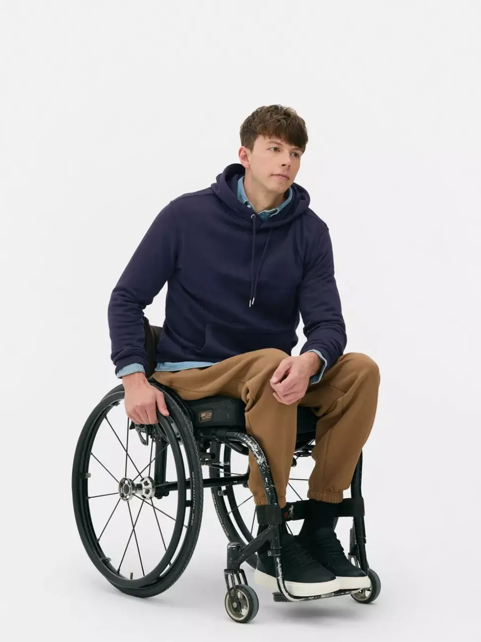 Bluza z kapturem i dekoltem ściąganym sznurkiem