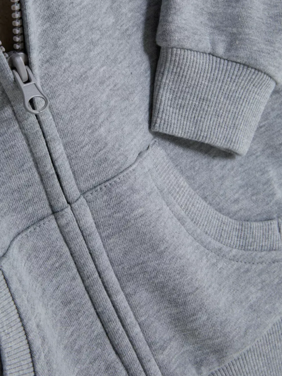 Bluza z kapturem zapinana na zamek