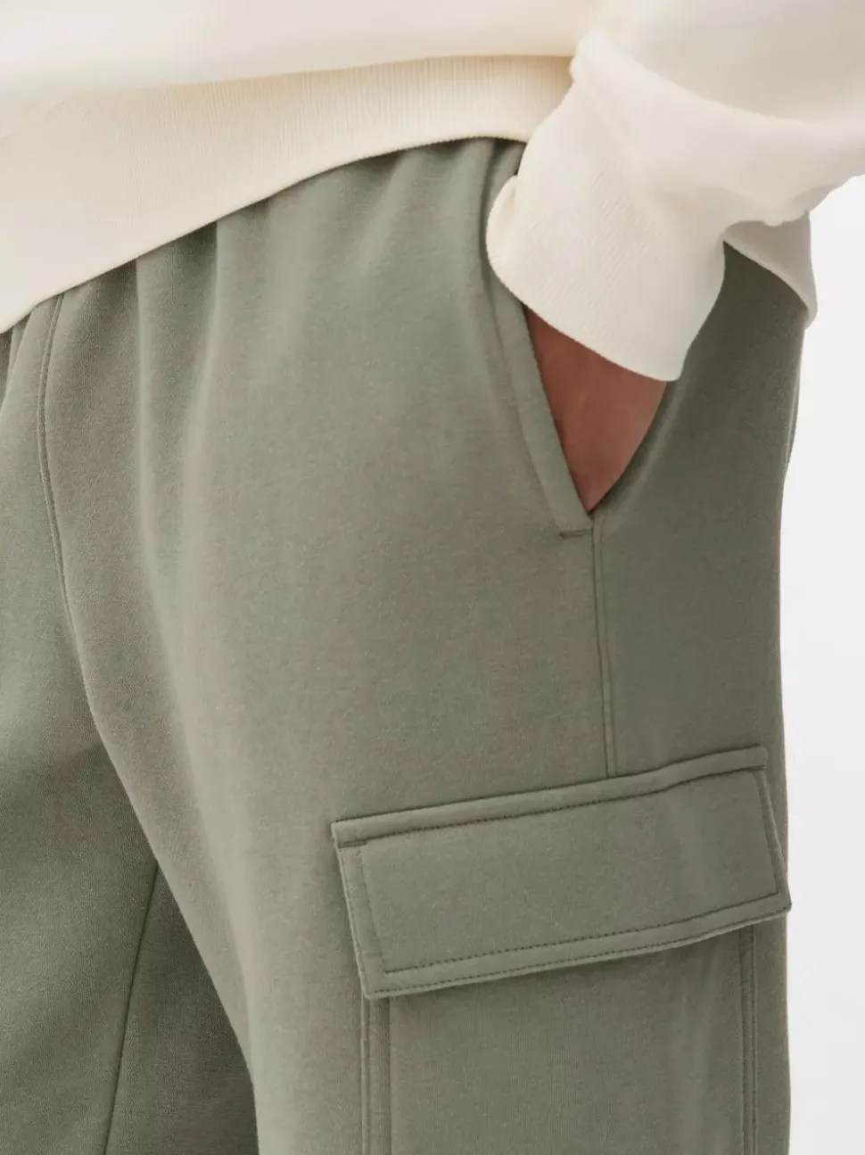 Bojówki dresowe ze ściągaczami