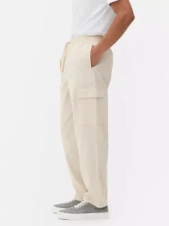 Bojówki ze sznurkiem ściągającym