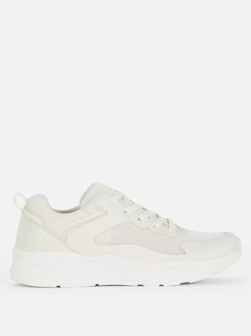 Buty sportowe na grubej podeszwie ze wstawkami