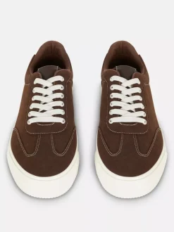 Buty sportowe z niską cholewką na grubej podeszwie