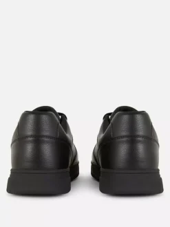 Buty sportowe z niską cholewką i panelami