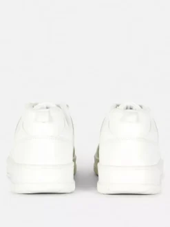 Buty sportowe z niską cholewką i panelami