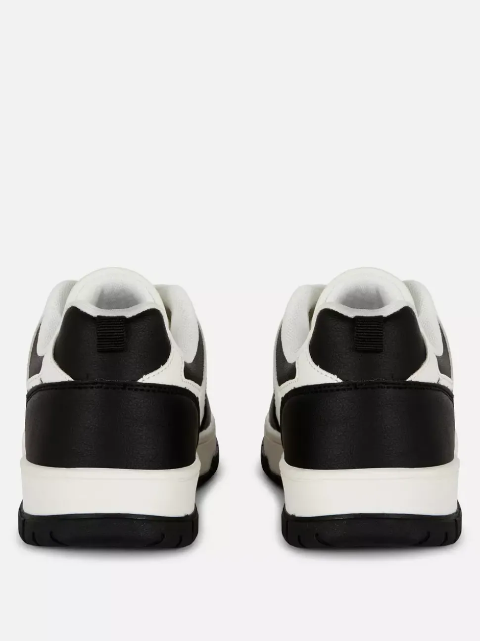 Buty sportowe z niską cholewką i panelami