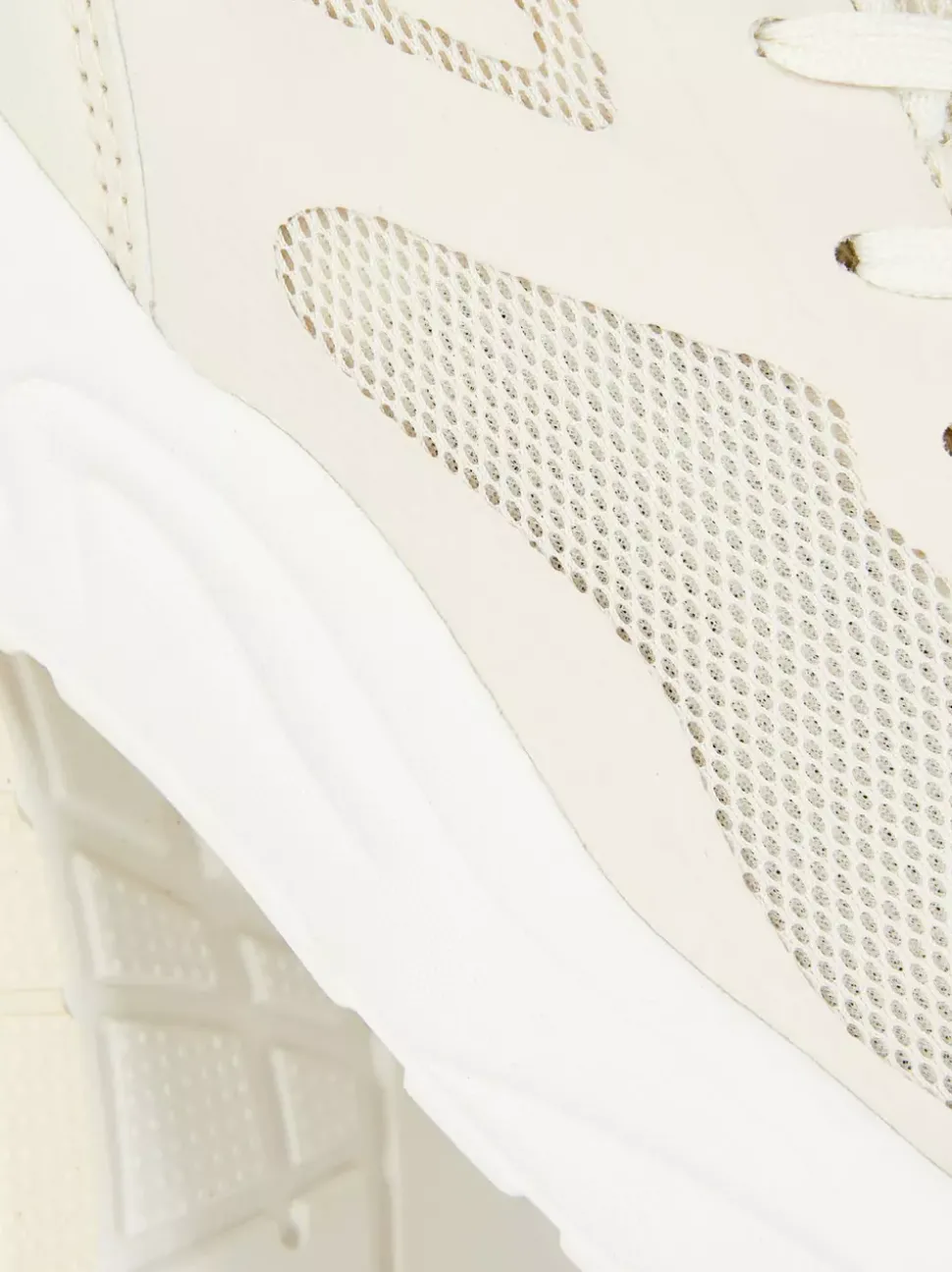 Buty sportowe z niską cholewką z panelami