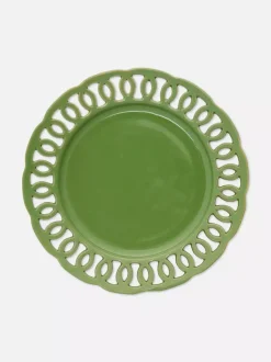 Ceramiczny talerzyk z ozdobnymi wycięciami