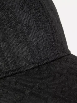 Czapka z daszkiem z monogramowymi inicjałami