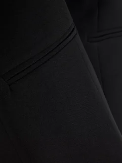 Czarna kamizelka o wydłużonym kroju