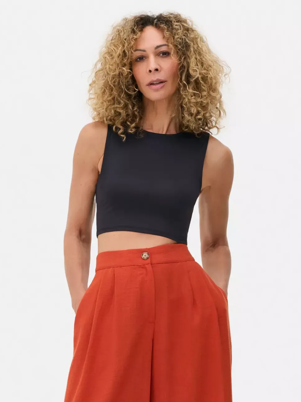 Dżersejowy top bez rękawów z efektem drugiej skóry