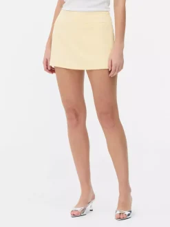 Dopasowane minispódnico-spodenki