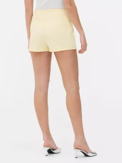 Dopasowane minispódnico-spodenki