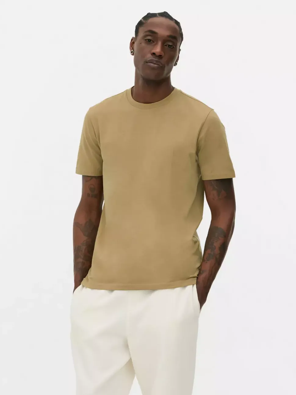 Dopasowany T-shirt o wysokiej zawartości bawełny