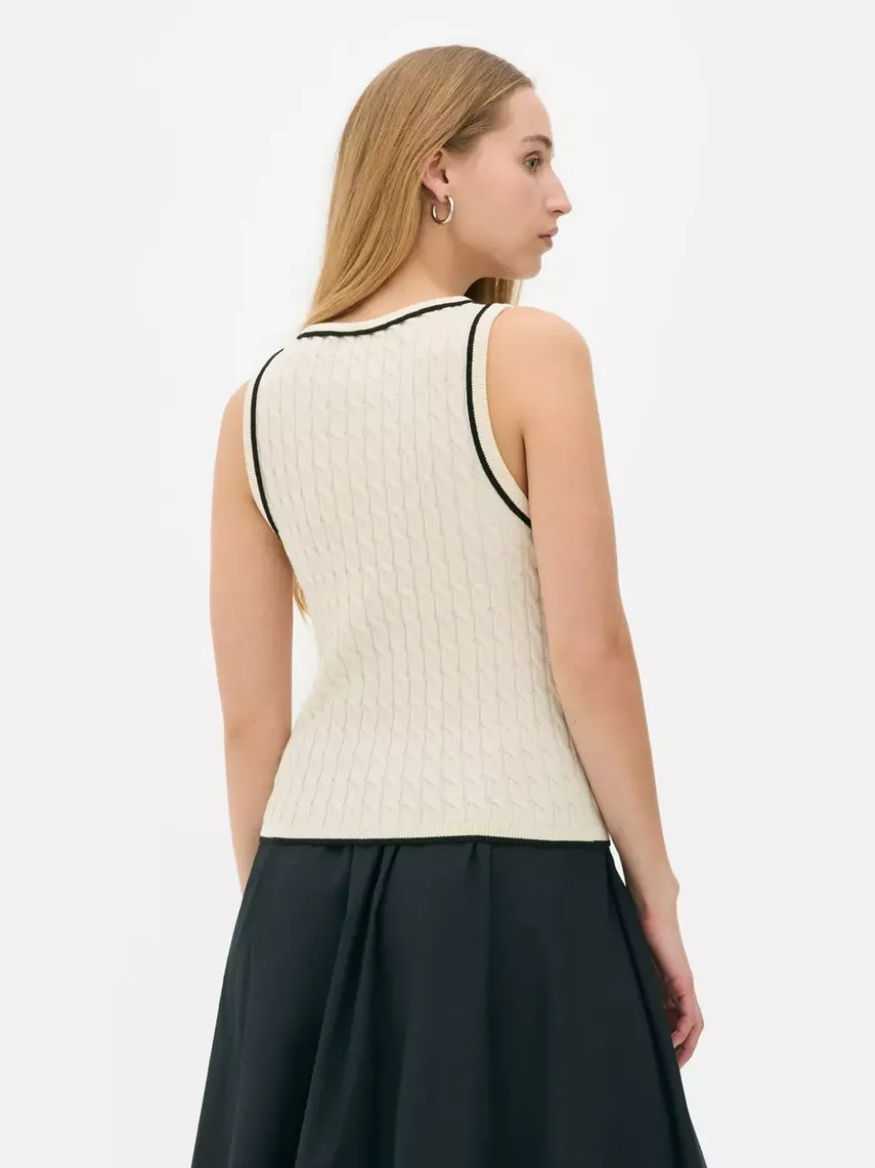 Długa koszulka bez rękawów o splocie warkoczowym