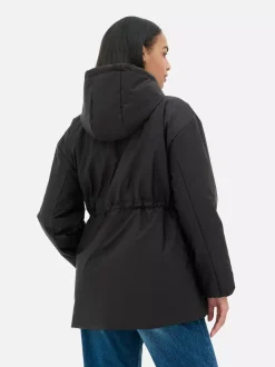 Długa kurtka przeciwdeszczowa