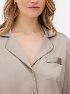 Długa satynowa piżama