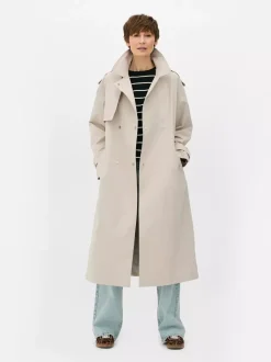 Długi prochowiec z paskiem