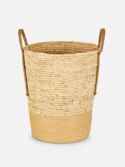 Duży kosz z trawy morskiej w dwóch odcieniach