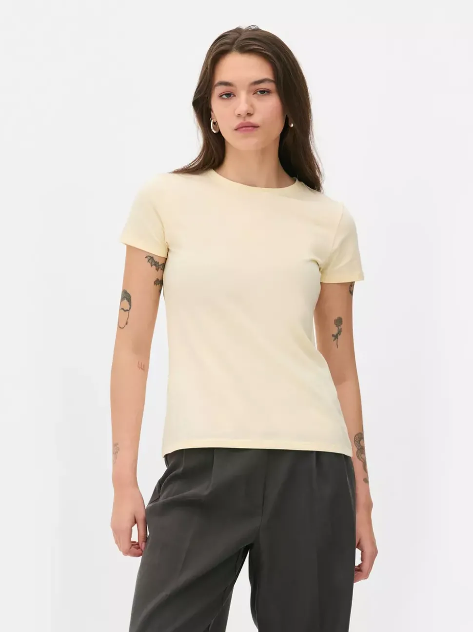 Elastyczny T-shirt z krótkim rękawem