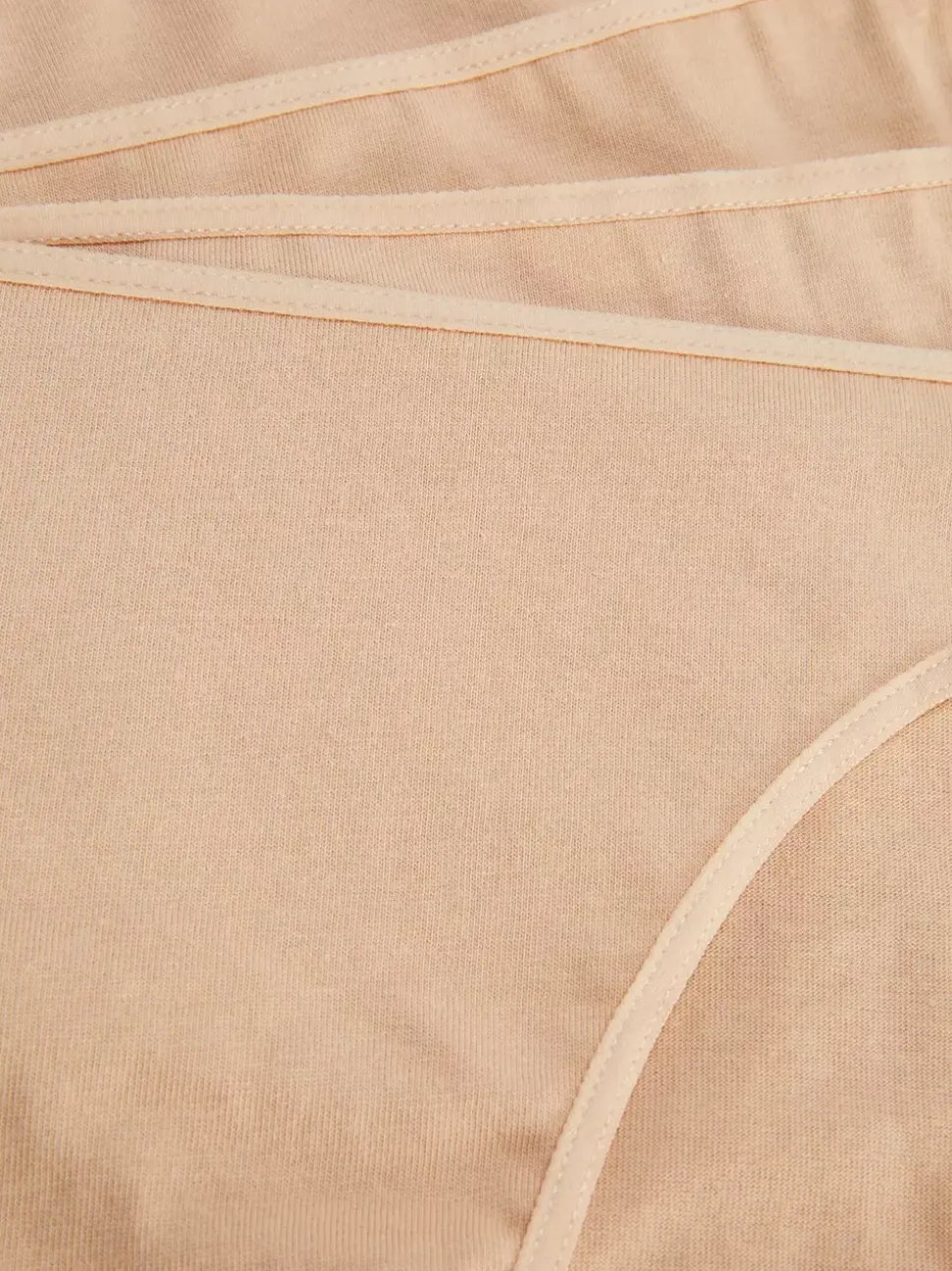 Figi z wysokim wycięciem, 4 pary