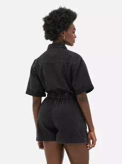 Funkcjonalny kombinezon z wiązaniem w talii