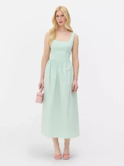 Gorsetowa sukienka midi bez rękawów