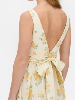 Gorsetowa sukienka midi bez rękawów