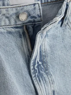 Jeansy i podwiniętą nogawką The Edit