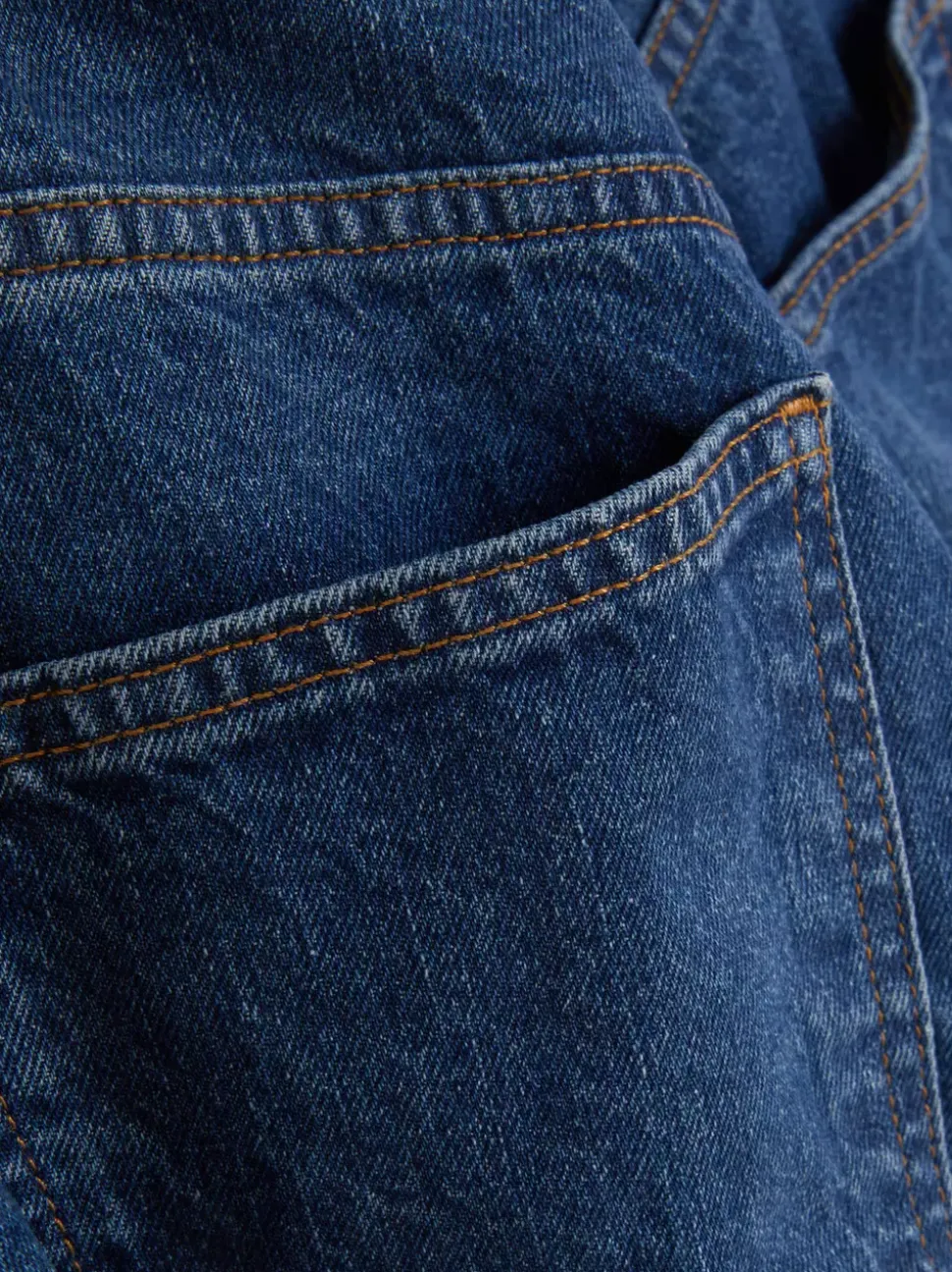 Jeansy typu boyfriend z szeroką nogawką