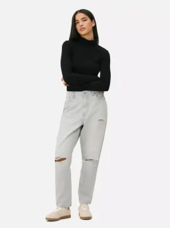 Jeansy typu mom z rozdarciami