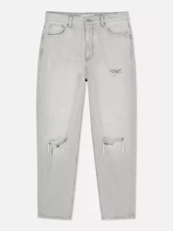 Jeansy typu mom z rozdarciami