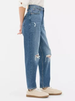 Jeansy typu mom z rozdarciami