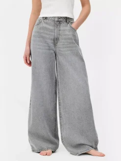Jeansy z szerokimi nogawkami