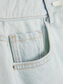 Jeansy z szerokimi nogawkami i wiązaniem w talii