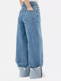 Jeansy z szerokimi podwijanymi nogawkami