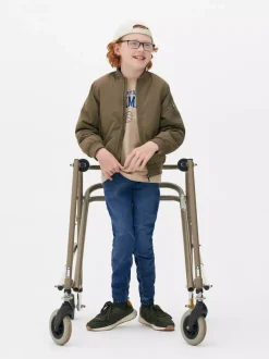 Jeansy ze sznurkiem w talii