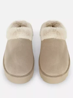 Kapcie bez pięty wyściełane sztucznym futrem