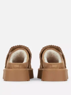 Kapcie typu chodaki z podszewką