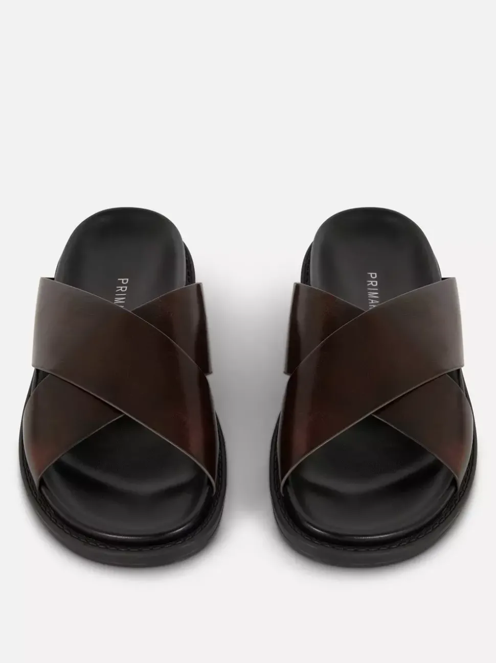 Klapki ze skrzyżowanymi paskami