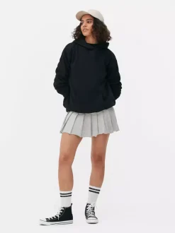 Klasyczna wkładana przez głowę bluza z kapturem