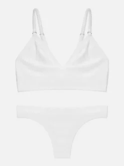 Komplet bezszwowej bielizny z trójkątną braletką i stringami