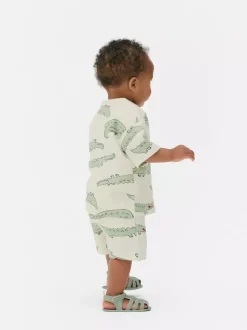 Komplet z T-shirtem i szortami z motywem krokodyla