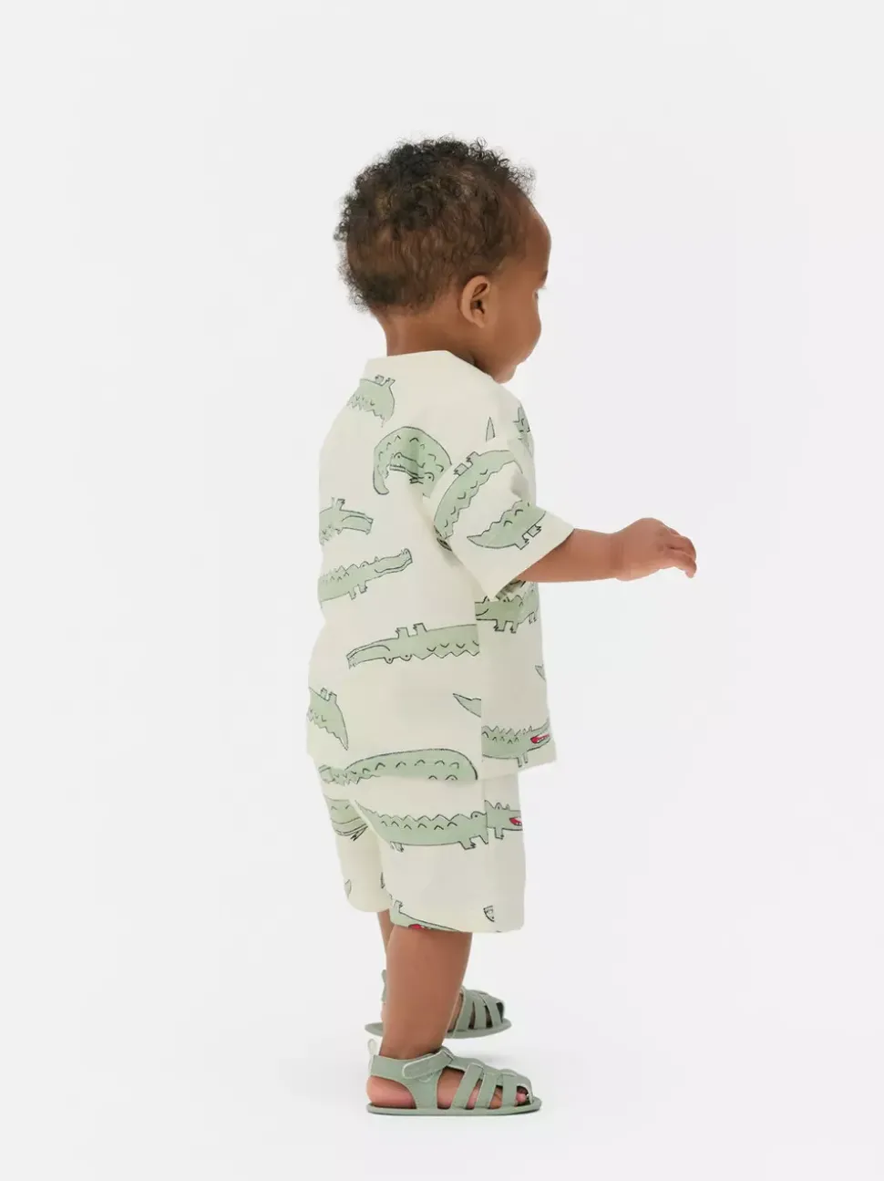Komplet z T-shirtem i szortami z motywem krokodyla