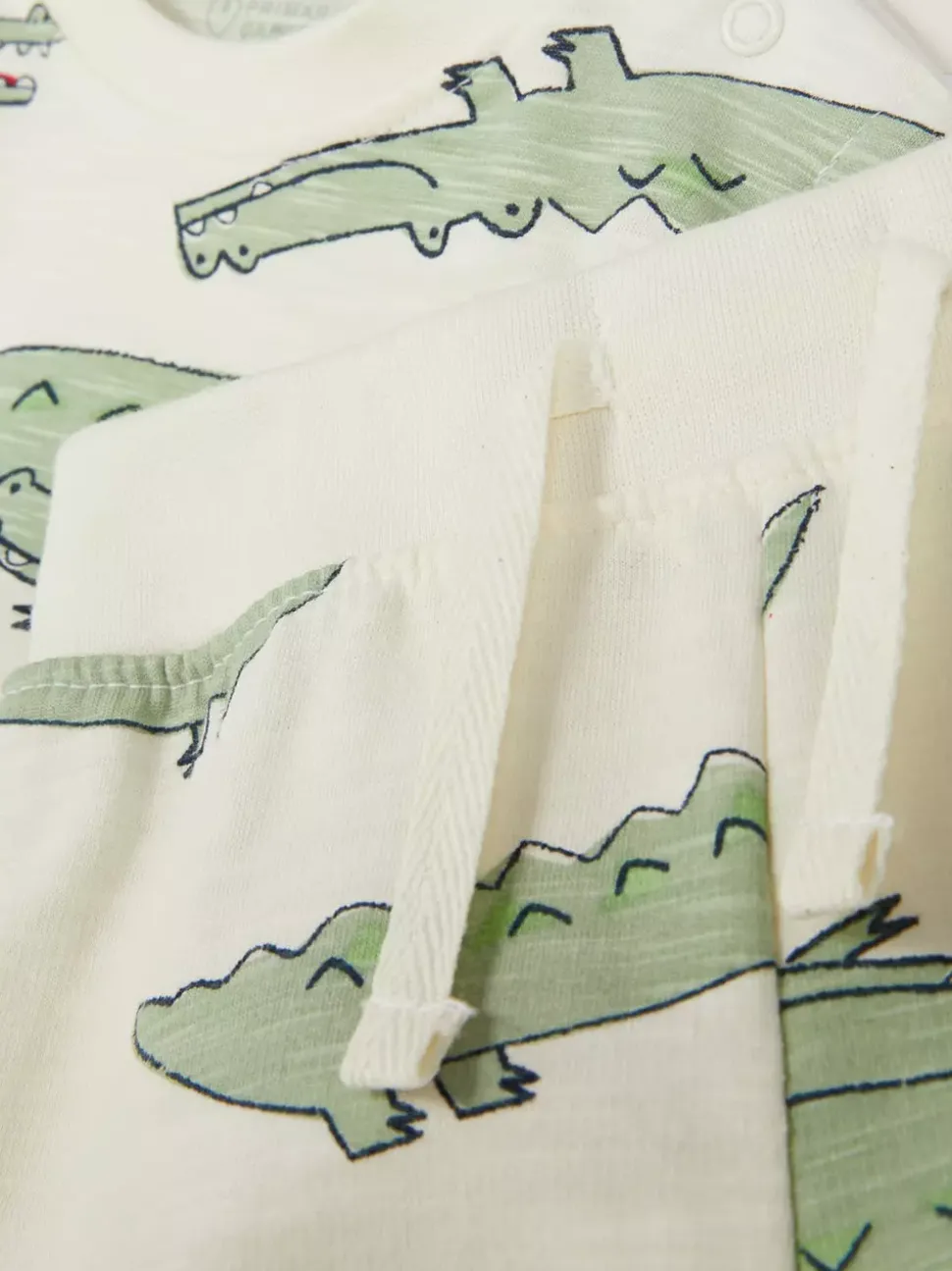 Komplet z T-shirtem i szortami z motywem krokodyla