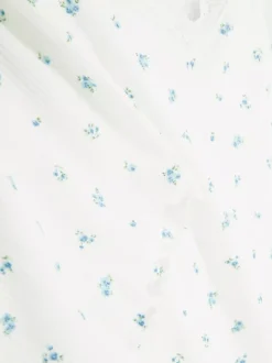 Krótka piżama z koronkowym wykończeniem